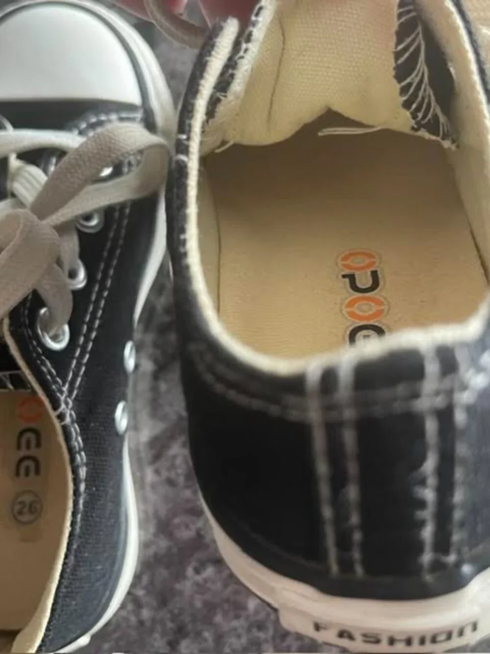 Kids Black & White Low-Top Canvas Sneakers – Size 25/26
